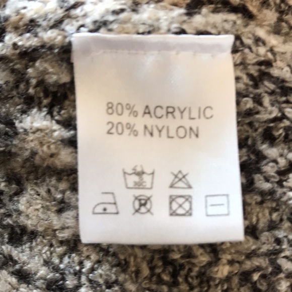 Valentine Cardigan Sweater Size M - Picture 5 of 6